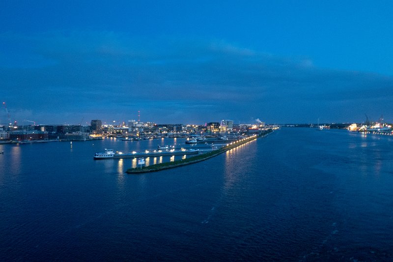 HEL04044.jpg